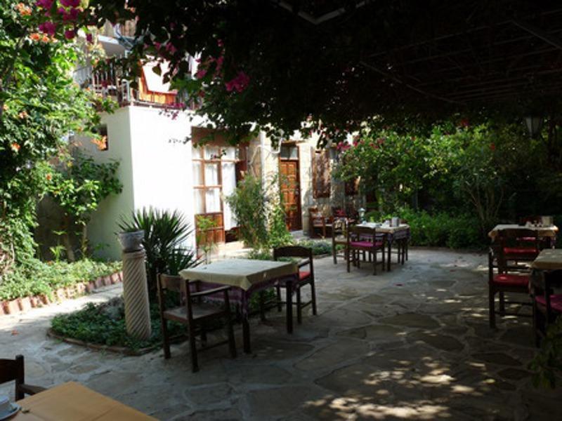 Begonville Pansiyon Side Exterior photo